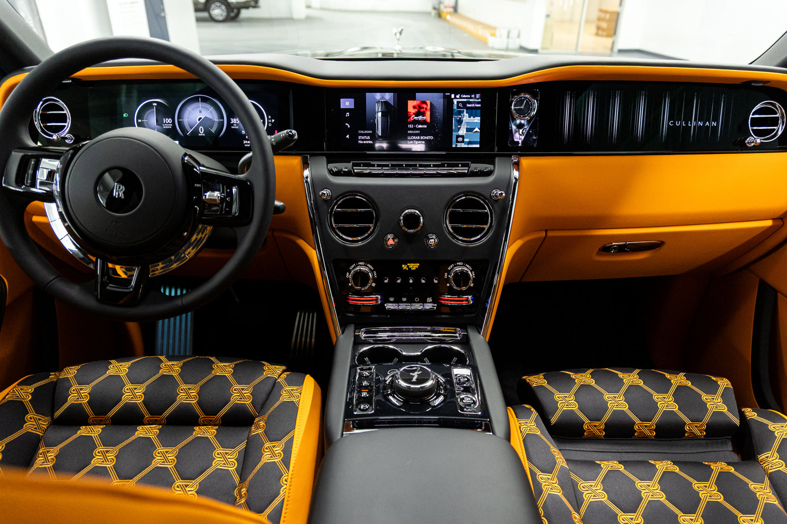 New 2026 Rolls-Royce Cullinan image 42