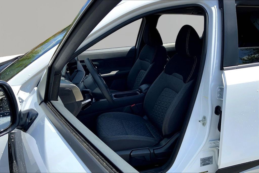 Used 2025 Nissan Kicks SV image 15