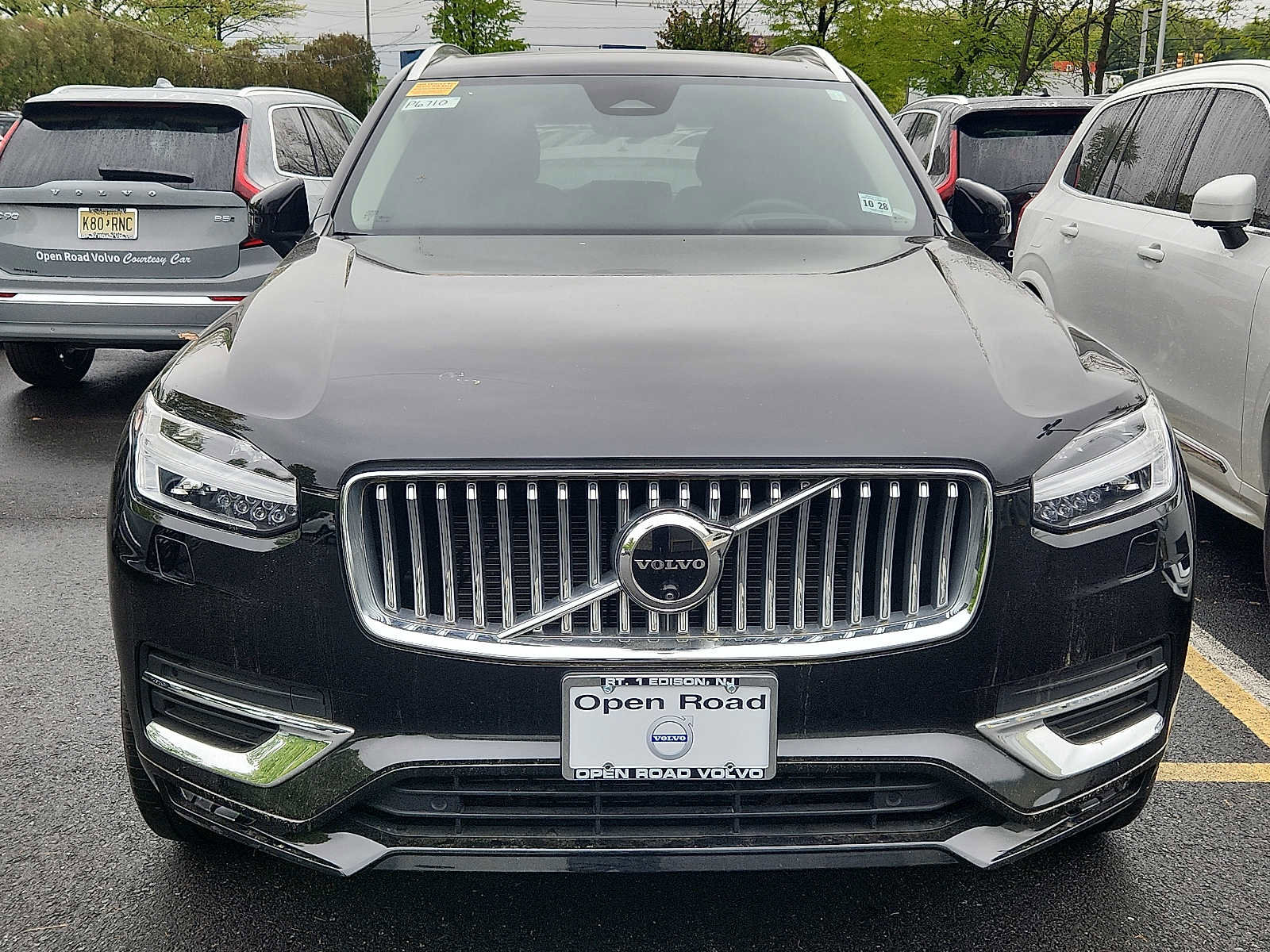 Used 2024 Volvo XC90 B6 Ultimate w/ Protection Package Premier AWD/4WD image 2