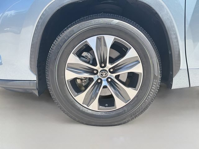 Used 2021 Toyota Highlander XLE FWD image 44