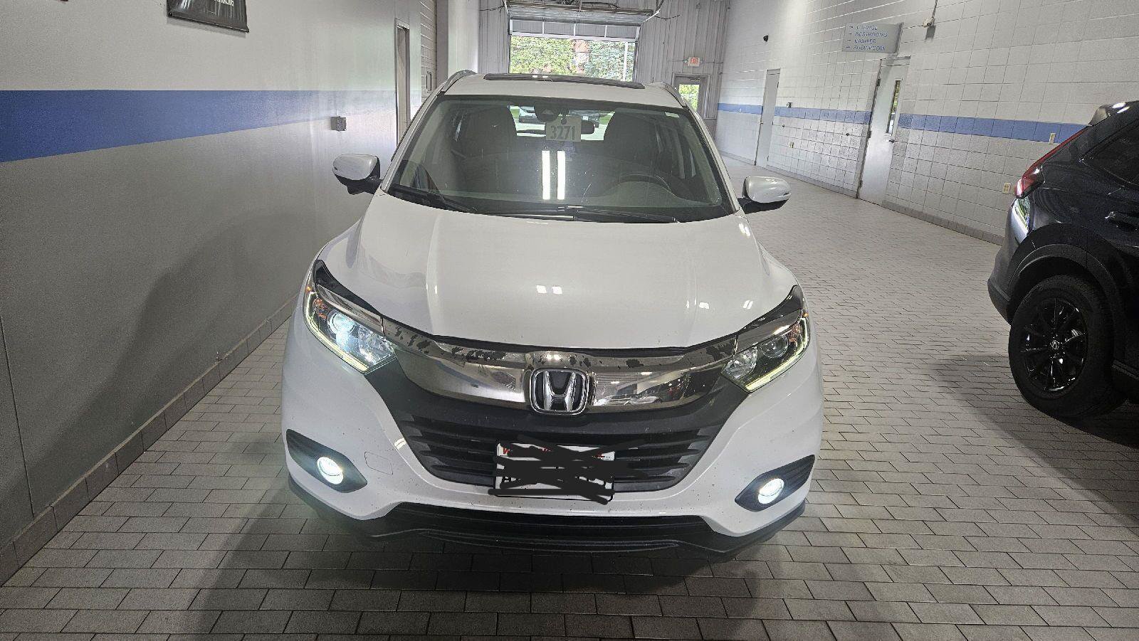 Used 2022 Honda HR-V EX image 2