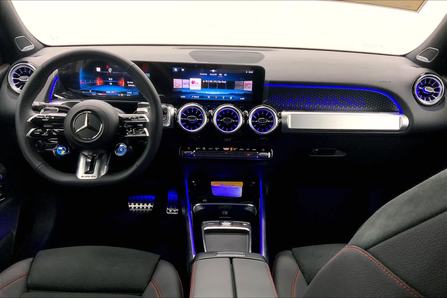 Used 2025 Mercedes-Benz GLB 35 AMG 4MATIC image 4