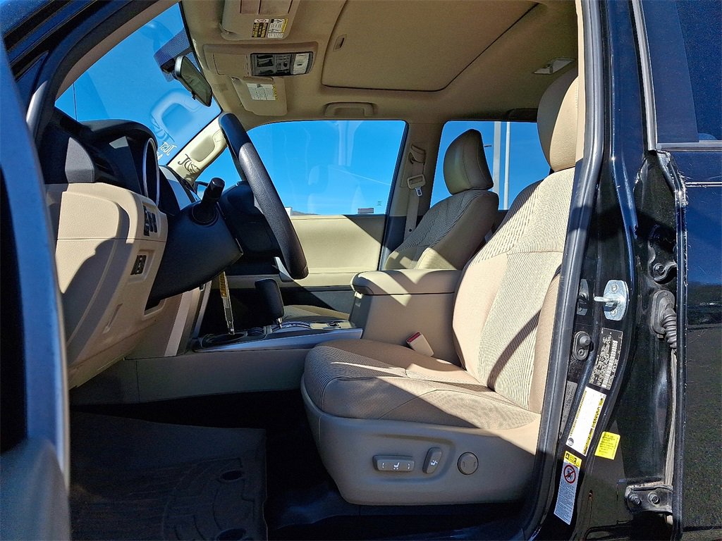 Used 2013 Toyota 4Runner SR5 image 13