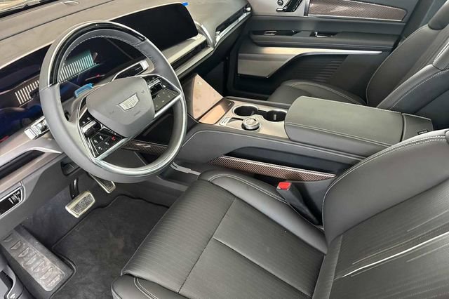 New 2026 Cadillac Vistiq Sport w/ LPO, Floor Liner Package AWD/4WD image 10