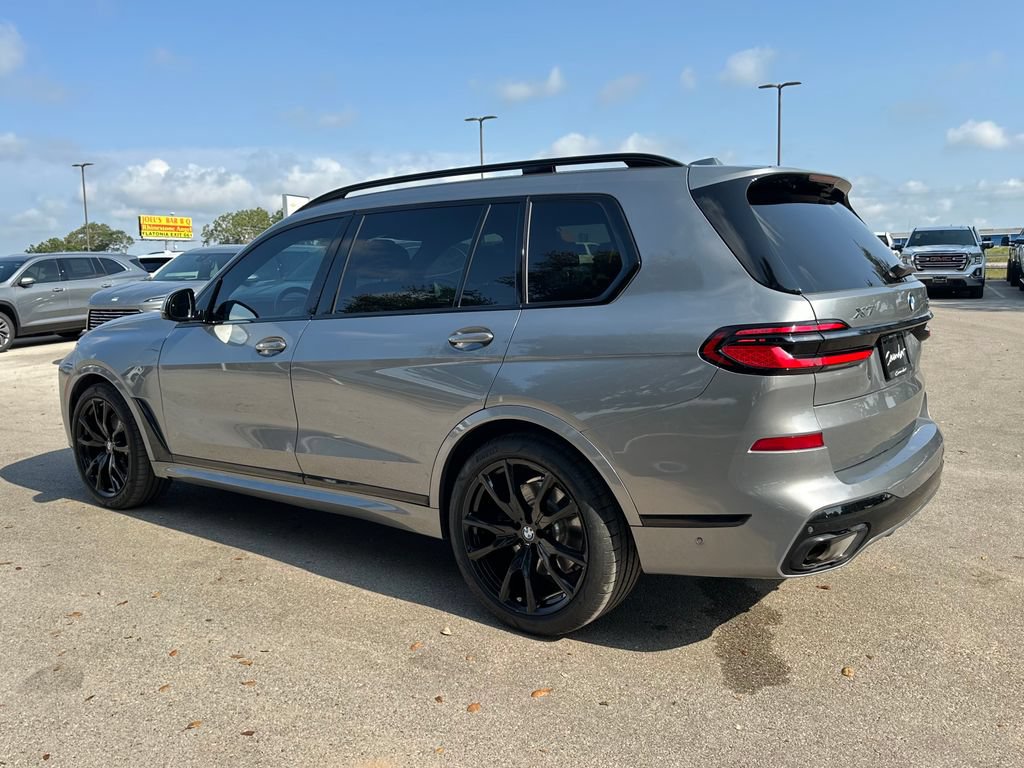 Used 2024 BMW X7 xDrive40i w/ M Sport Package AWD/4WD image 7