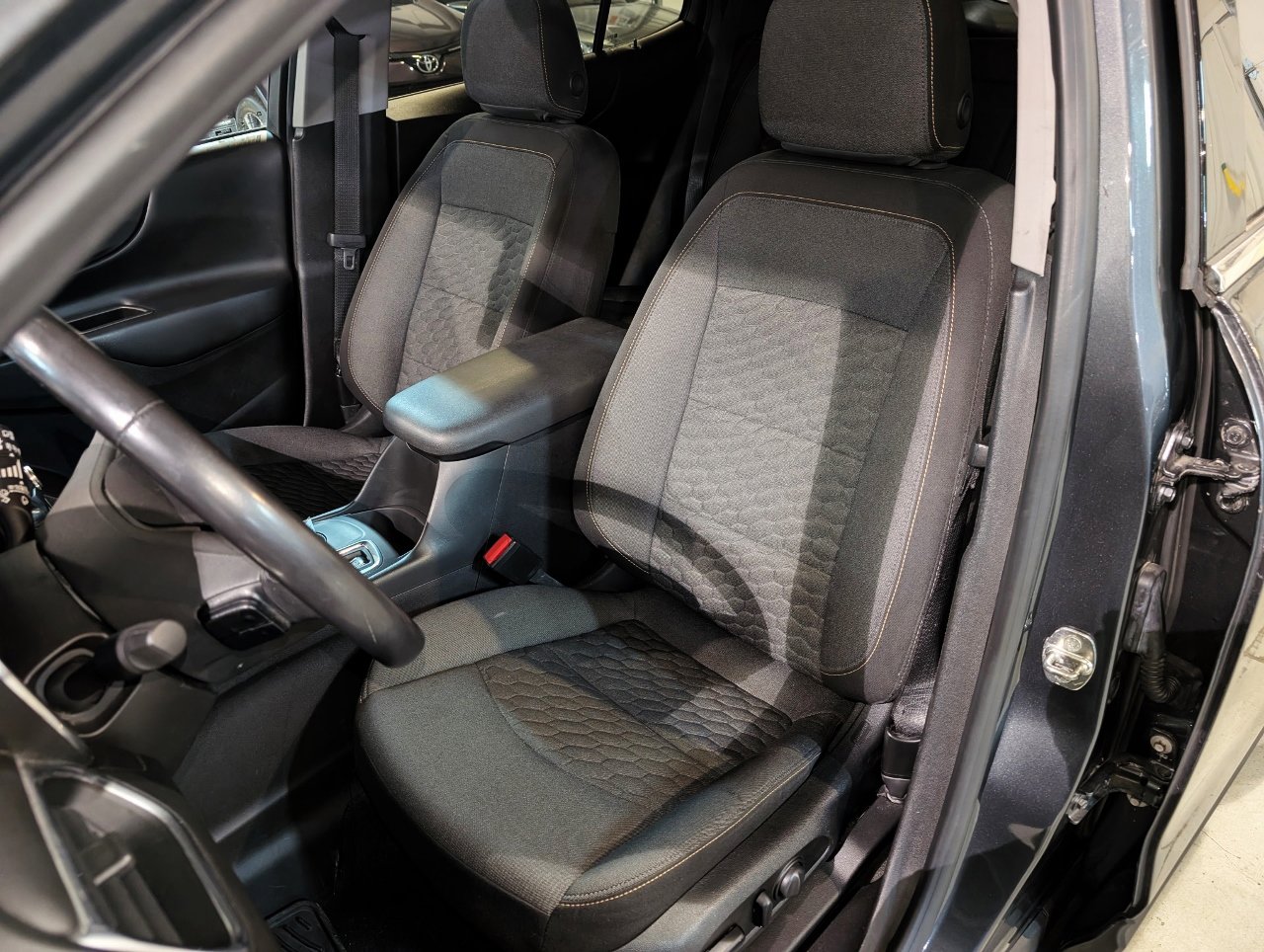 Used 2018 Chevrolet Equinox LT image 16