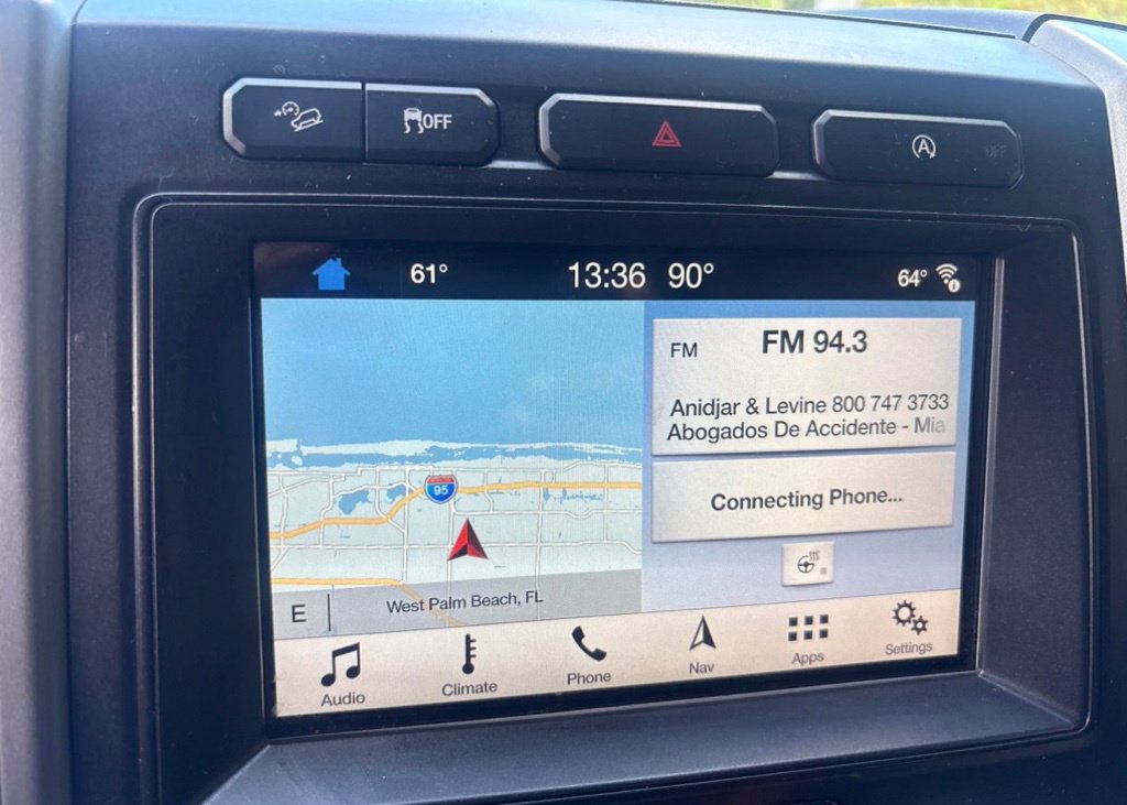 Used 2018 Ford Expedition XLT w/ Equipment Group 202A AWD/4WD image 12