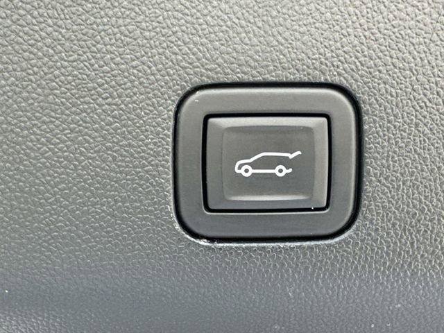 Used 2025 Cadillac Escalade ESV Sport Platinum AWD/4WD image 14