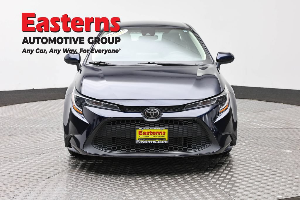 Used 2021 Toyota Corolla LE FWD image 2