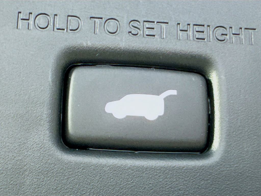 Used 2023 Honda Pilot TrailSport image 33