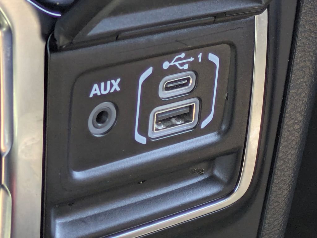 Used 2021 Jeep Wrangler Unlimited Sahara image 24