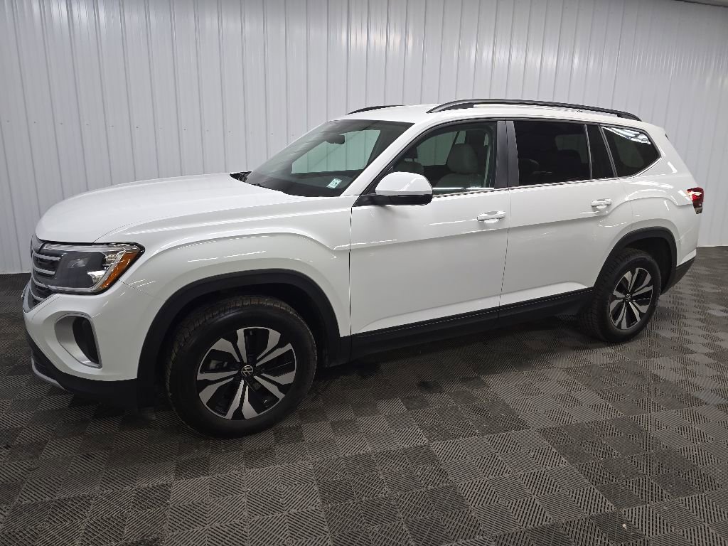 Used 2024 Volkswagen Atlas SE AWD/4WD image 6