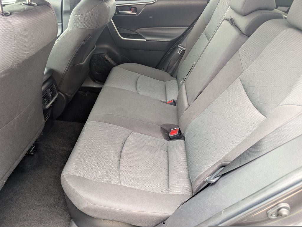 Used 2025 Toyota RAV4 XLE AWD/4WD image 4