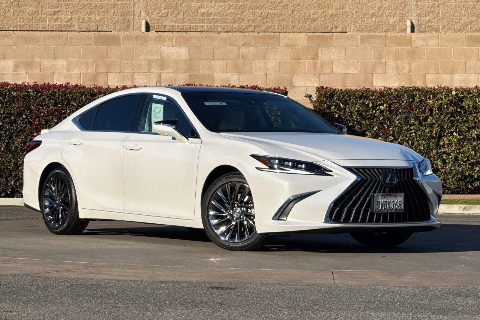 Certified 2025 Lexus ES 350 Luxury image 2