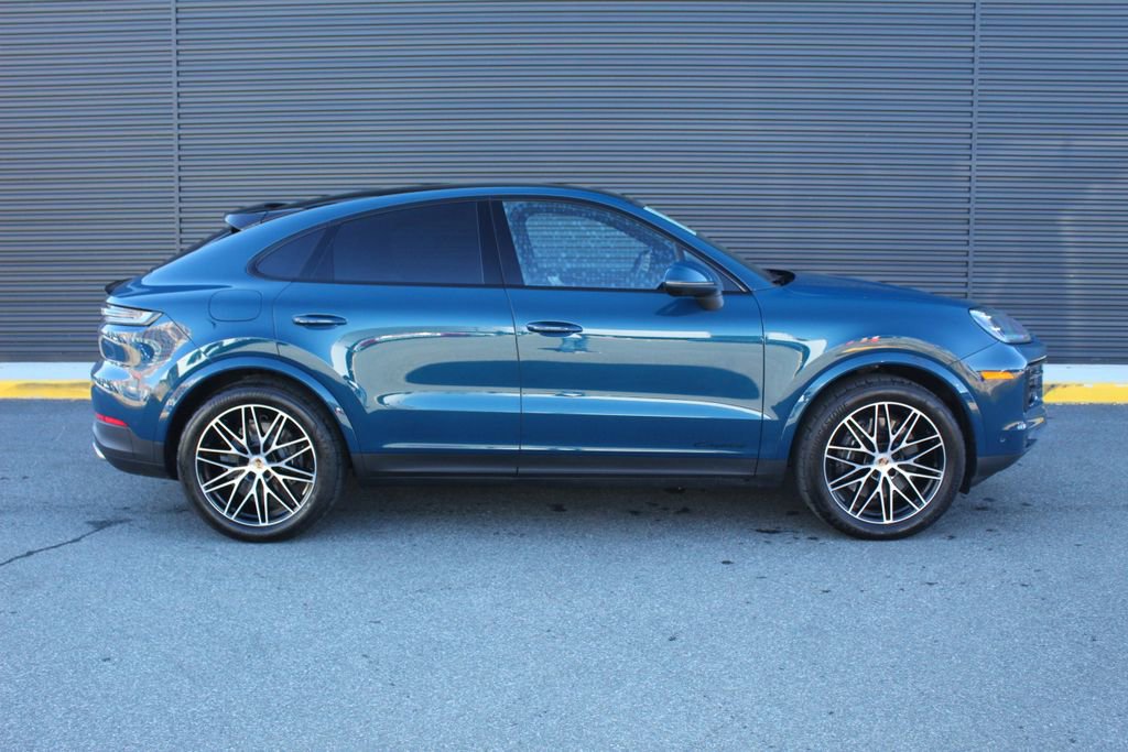 Certified 2025 Porsche Cayenne Coupe AWD/4WD image 9