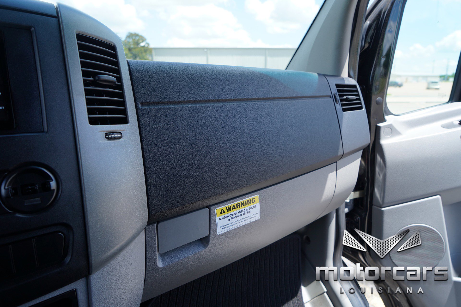 Used 2015 Mercedes-Benz Sprinter 3500 image 39
