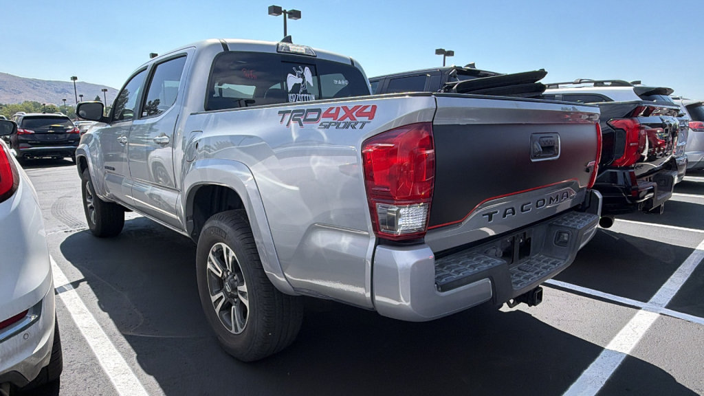 Certified 2017 Toyota Tacoma TRD Sport w/ Tow Package (A/T) AWD/4WD image 3