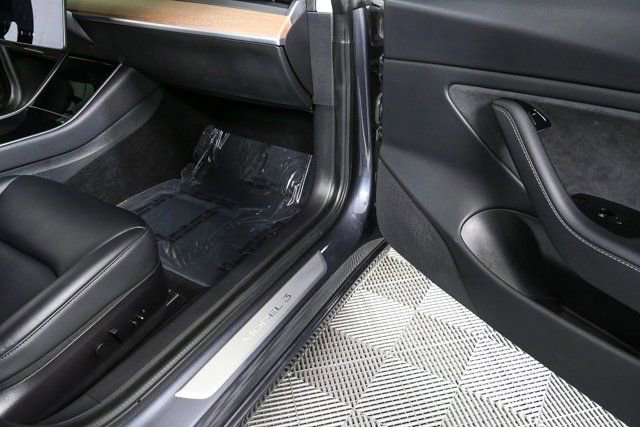 Used 2020 Tesla Model 3 Long Range image 23