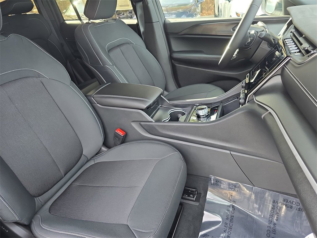 New 2025 Jeep Grand Cherokee Laredo X image 10