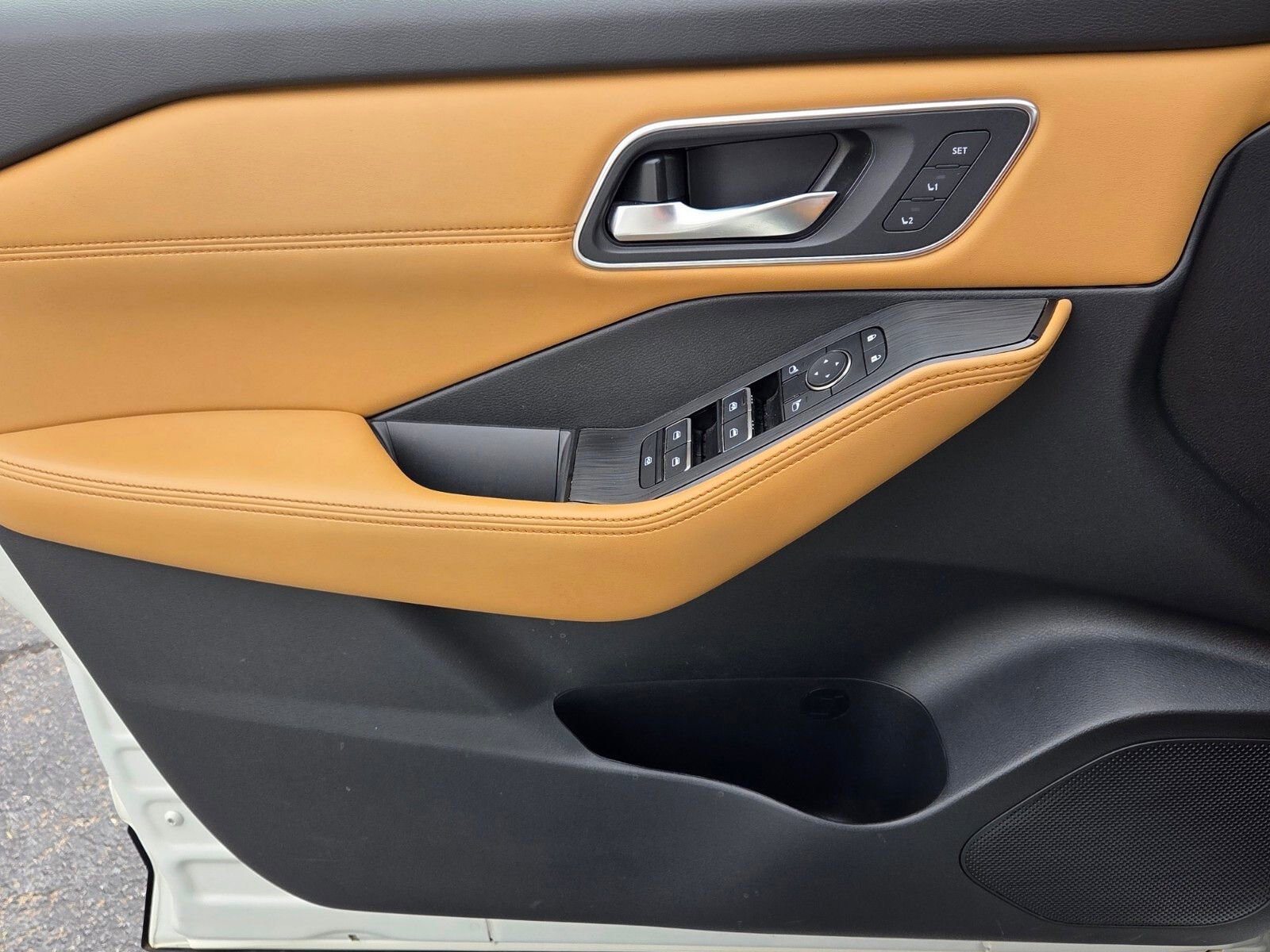 Used 2023 Nissan Rogue Platinum w/ Platinum Premium Package image 30