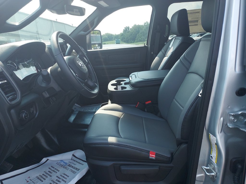 New 2026 RAM 3500 Tradesman AWD/4WD image 13
