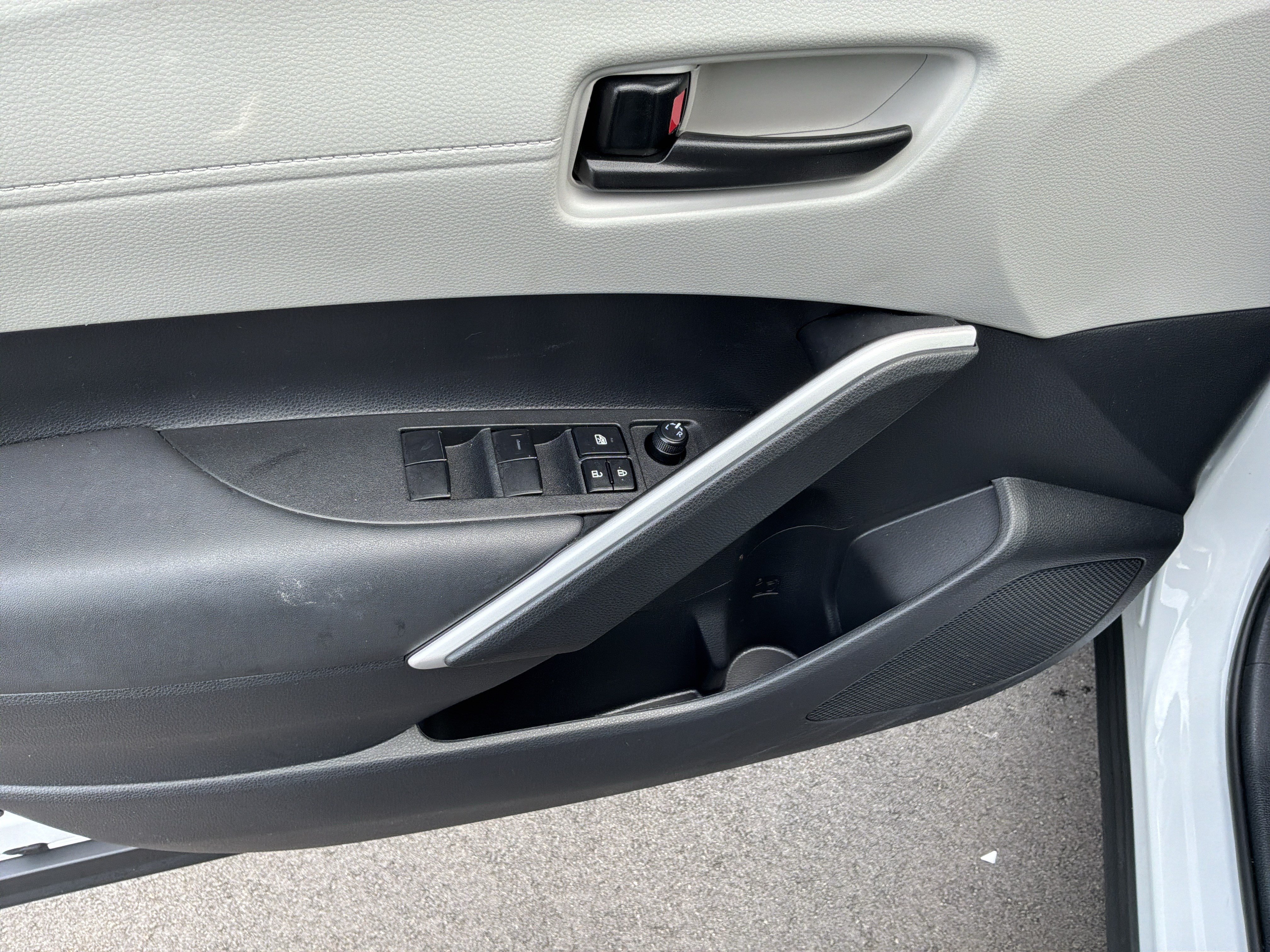 Used 2026 Toyota Corolla Cross L FWD image 15