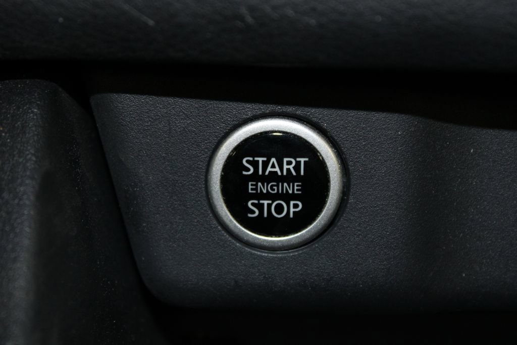 Used 2023 Nissan Rogue SV AWD/4WD image 24