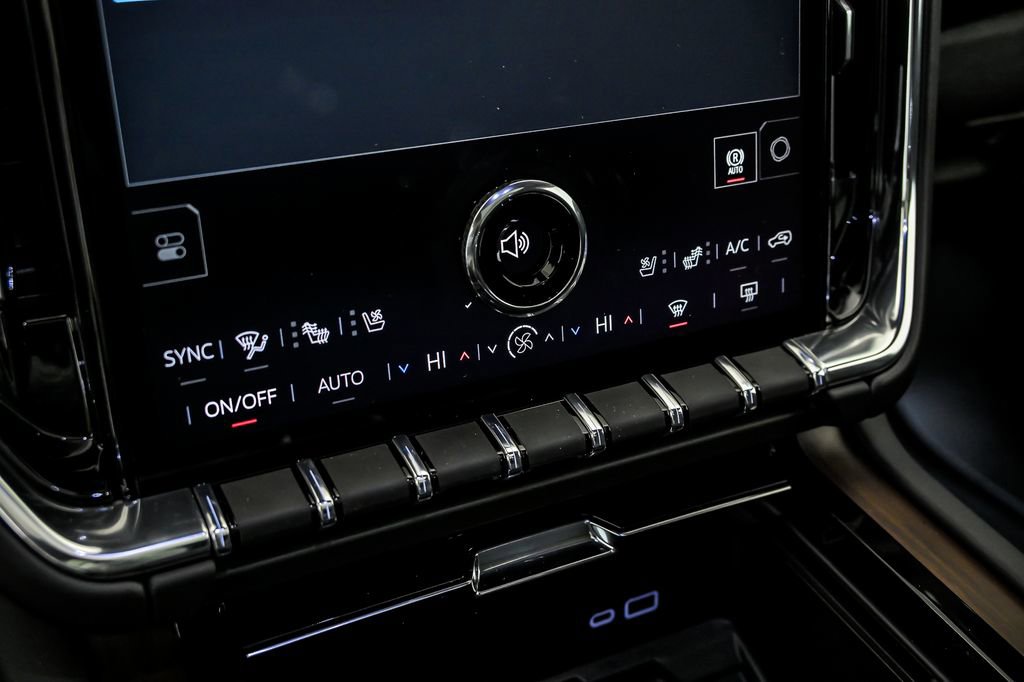 New 2026 GMC Yukon Denali w/ Sun & Power Step Package image 18