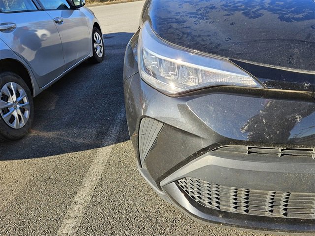 Used 2022 Toyota C-HR XLE image 13