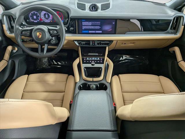 Certified 2025 Porsche Cayenne Coupe image 21
