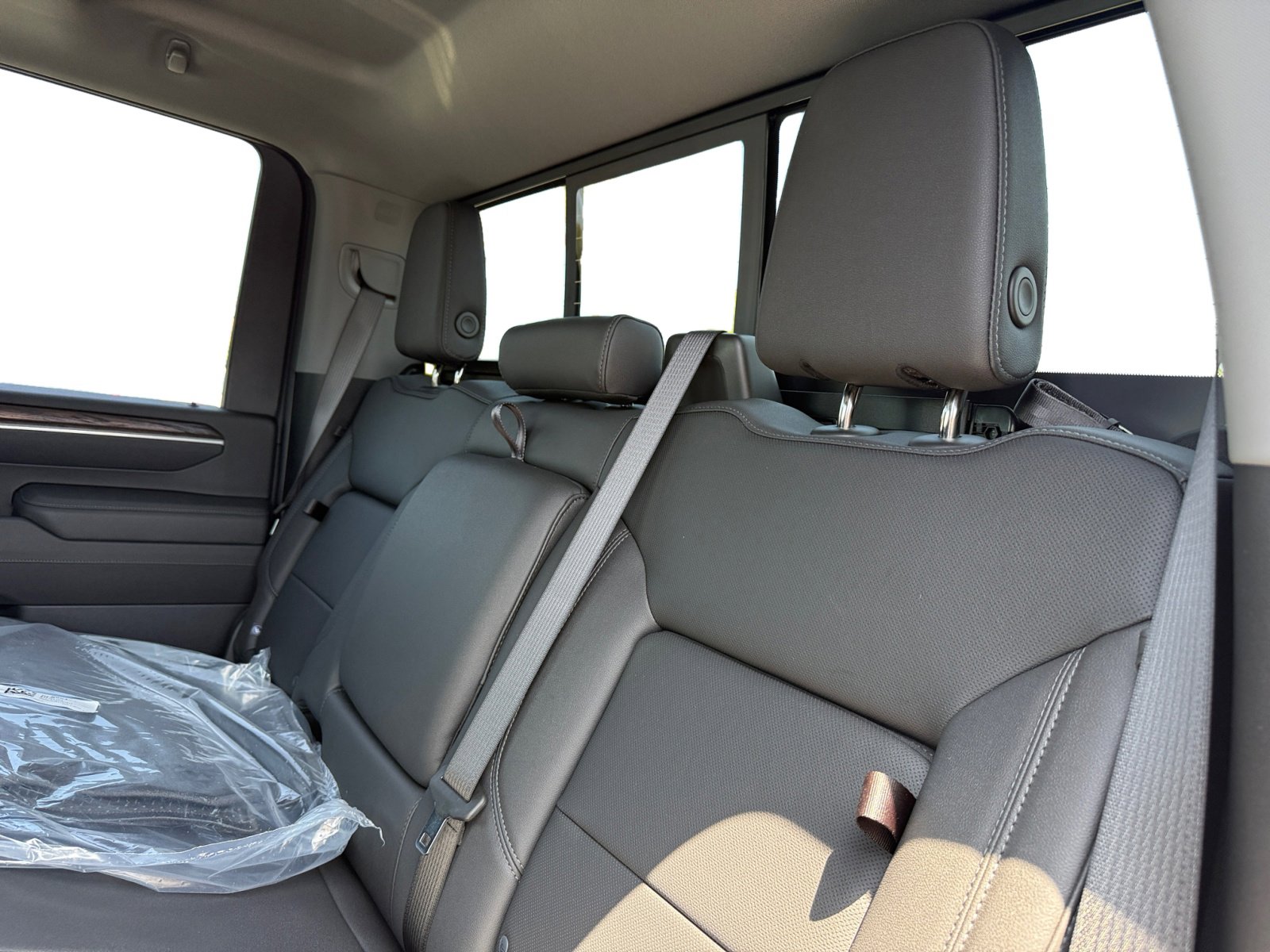 New 2025 GMC Sierra 2500 SLT w/ SLT Premium Package image 16