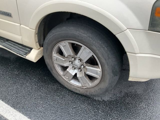 Used 2008 Ford Expedition Limited RWD image 2