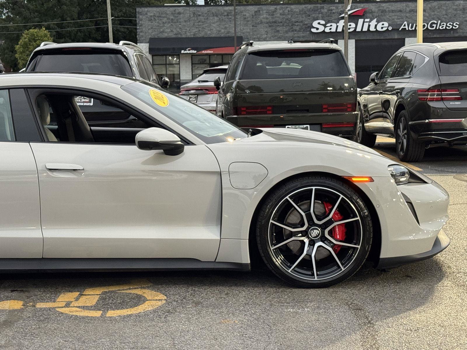 Used 2023 Porsche Taycan 4S w/ Premium Package AWD/4WD image 11
