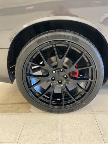 Used 2014 Dodge Challenger SXT RWD image 24