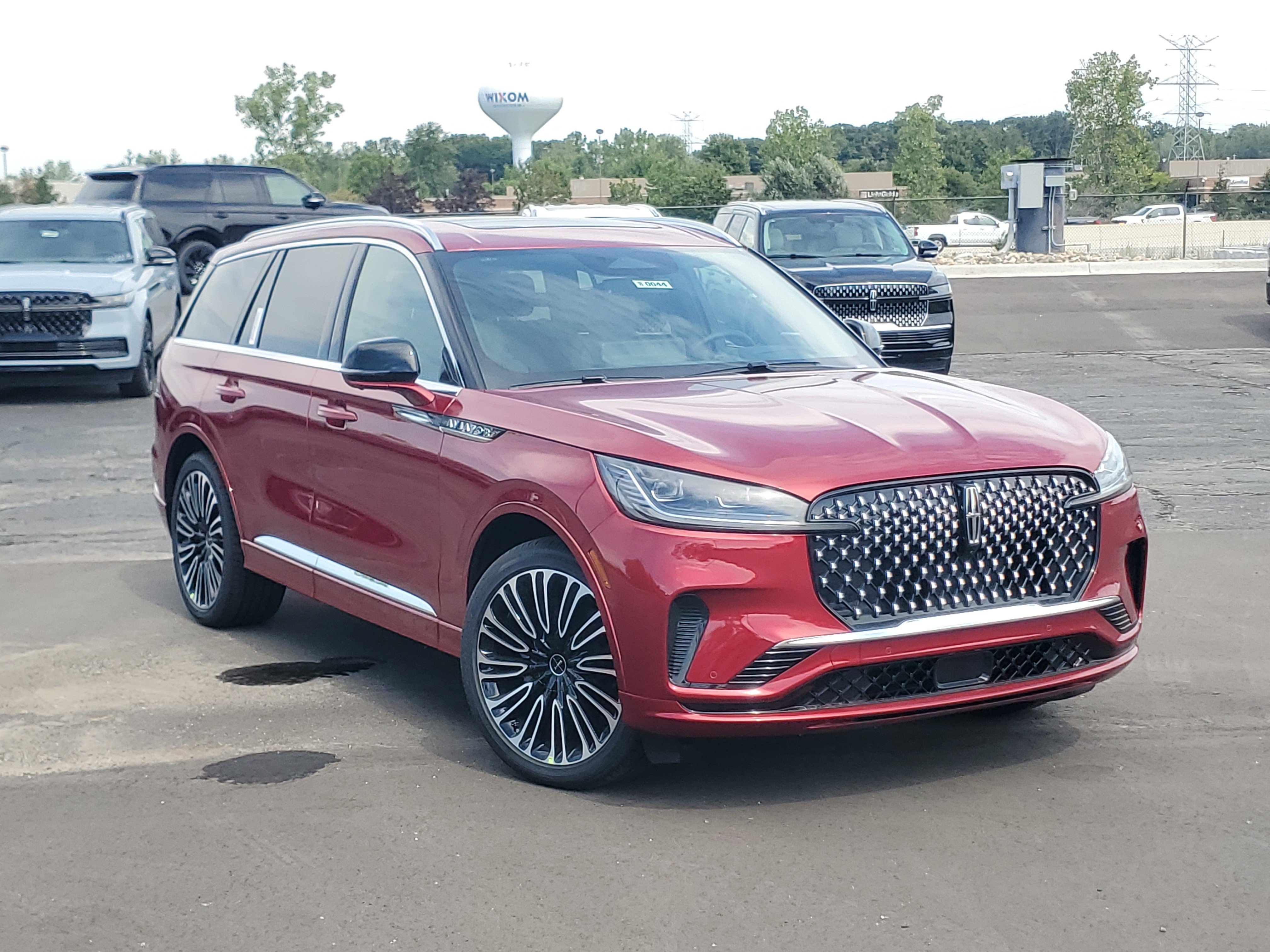 New 2027 Lincoln Aviator Black Label w/ Dynamic Handling Package AWD/4WD image 1