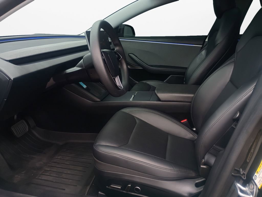 Used 2025 Tesla Model 3 image 19