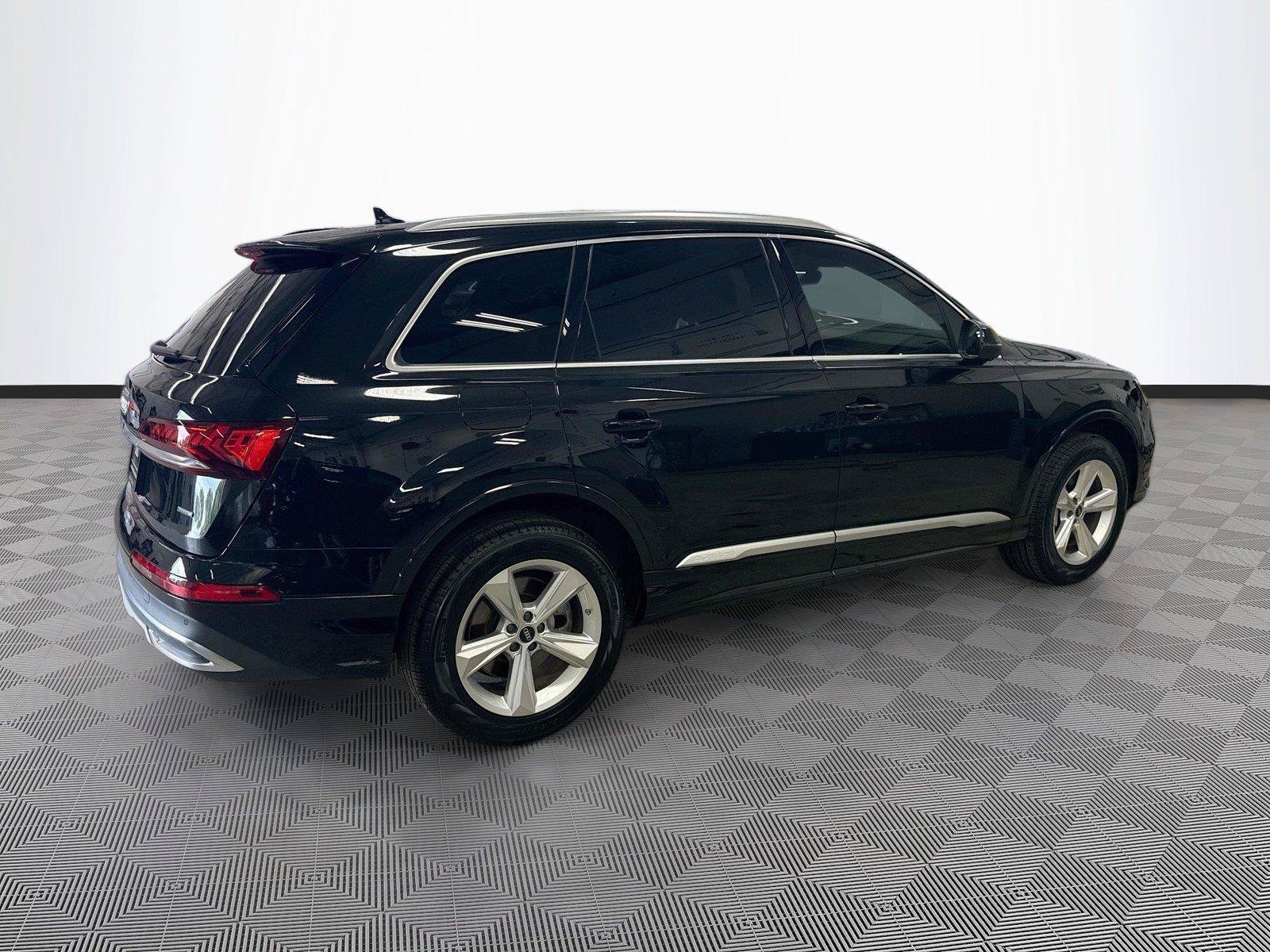 Used 2023 Audi Q7 3.0T Premium w/ Convenience Package AWD/4WD image 7