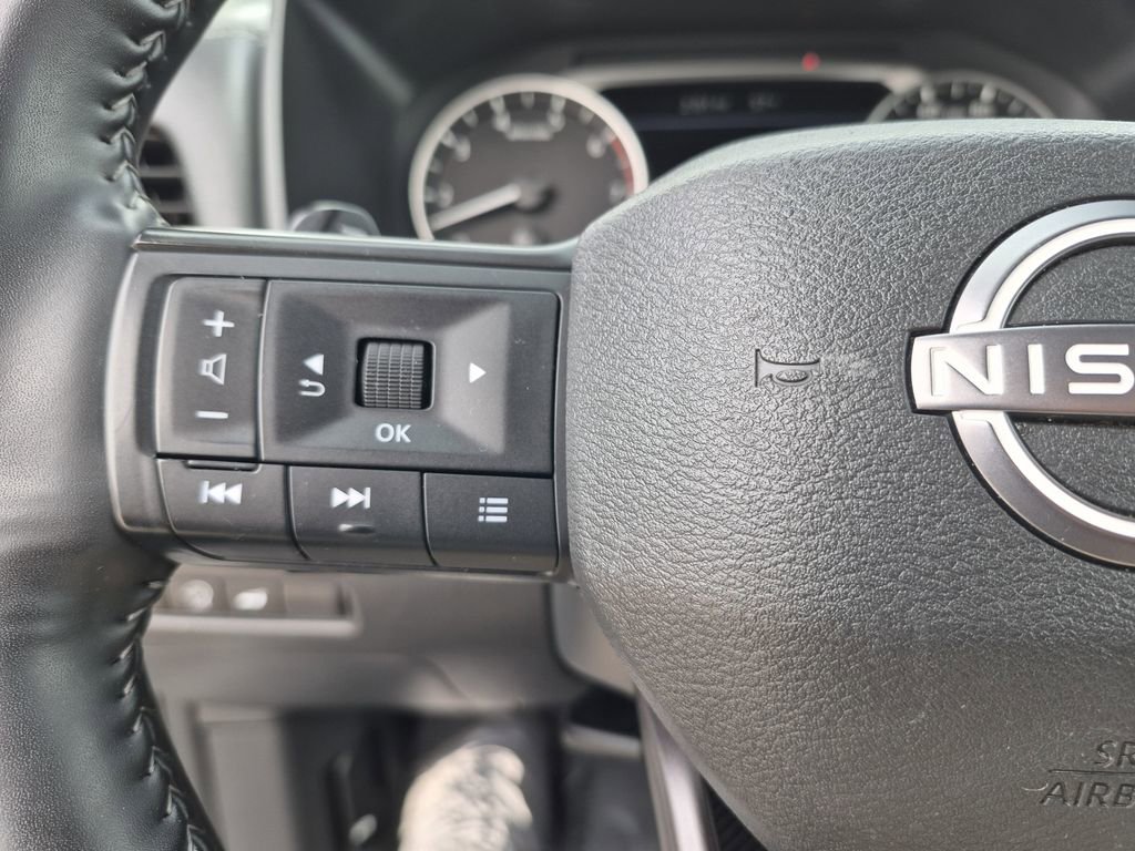 Used 2025 Nissan Rogue SV AWD/4WD image 19