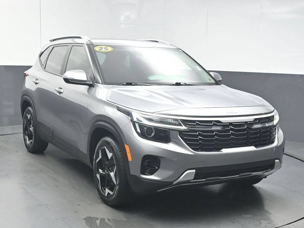 Used 2025 Kia Seltos S FWD image 2