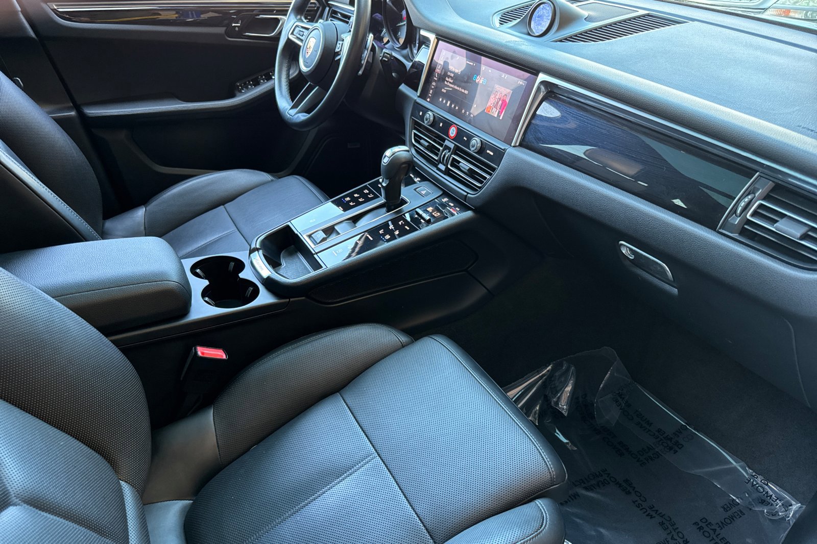 Used 2022 Porsche Macan AWD/4WD image 33