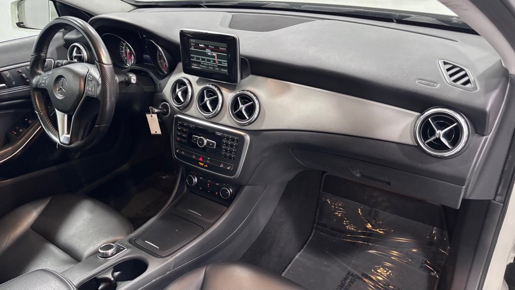 Used 2015 Mercedes-Benz GLA 250 4MATIC image 17