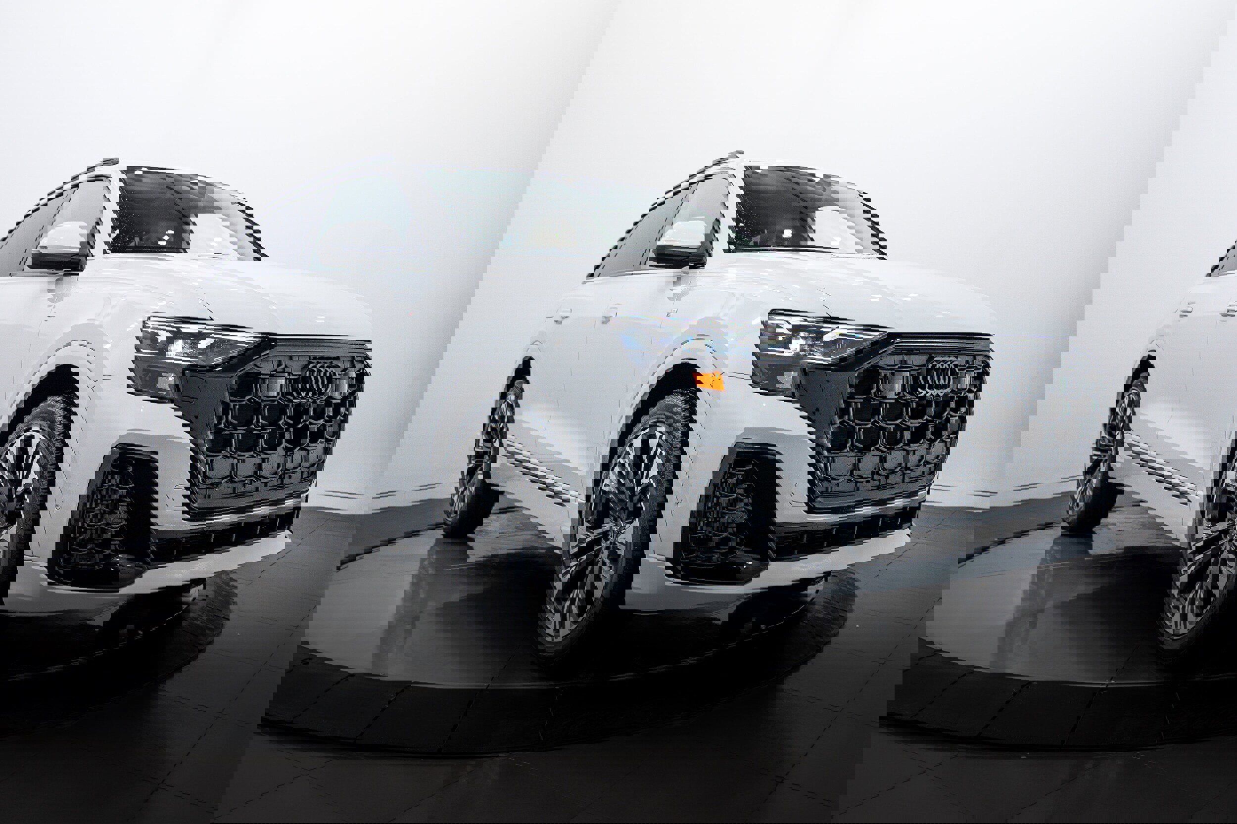 Certified 2025 Audi Q8 Premium Plus w/ Premium Plus Package image 2