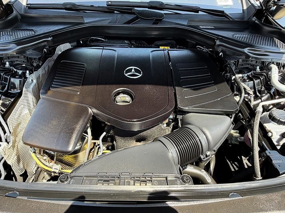 Used 2024 Mercedes-Benz GLC 300 image 34