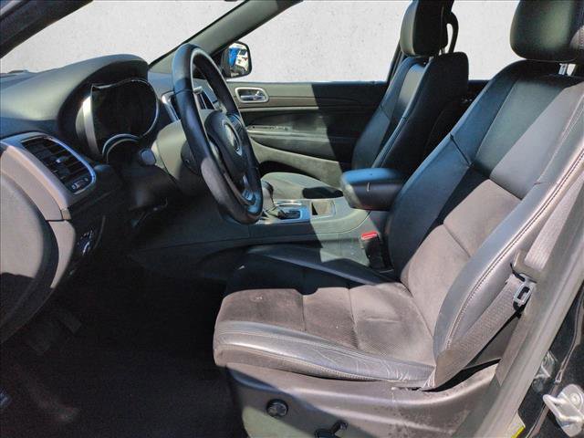 Used 2018 Jeep Grand Cherokee Altitude image 16