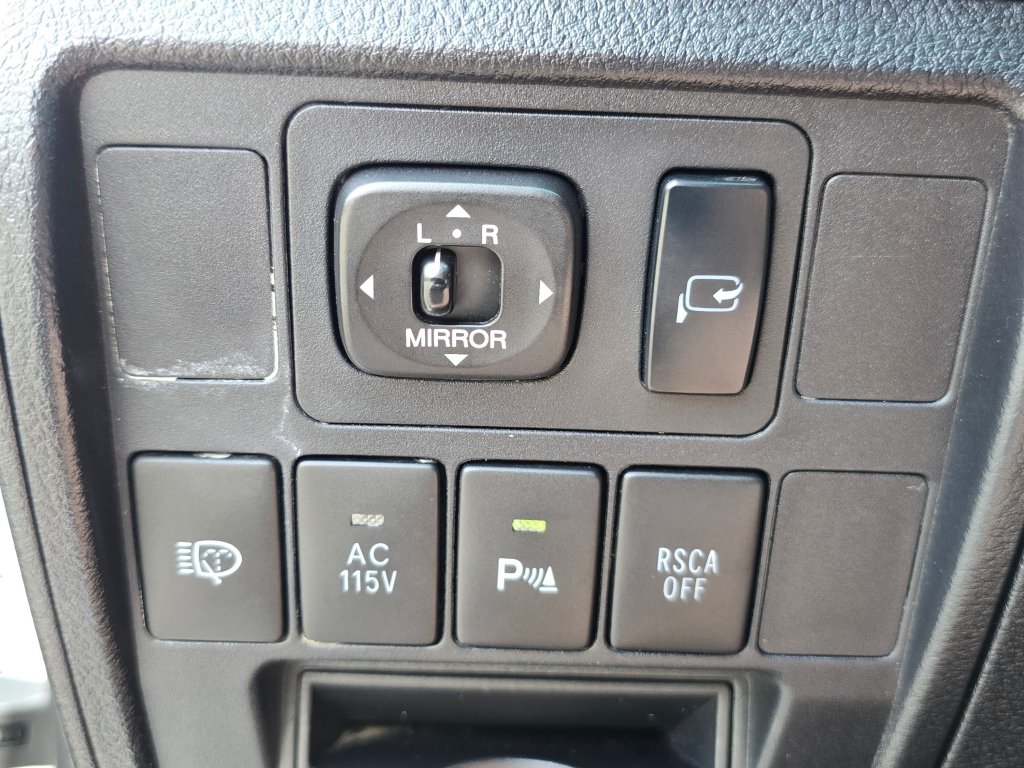 Used 2009 Toyota Land Cruiser AWD/4WD image 41