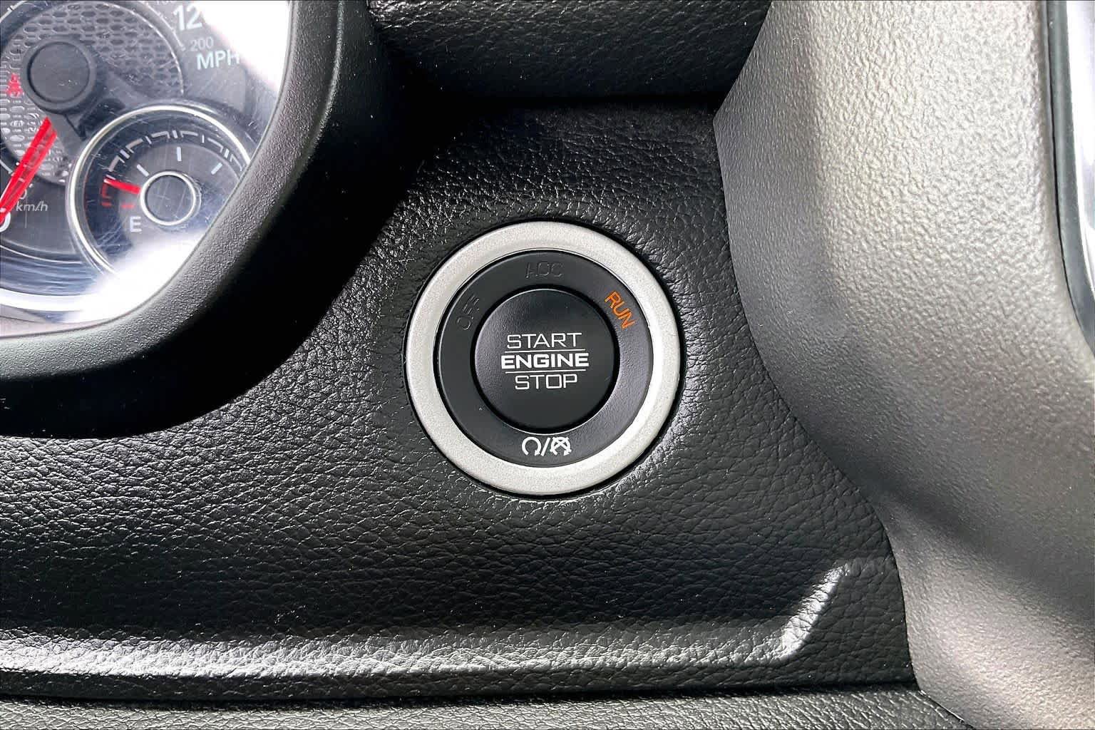 Used 2024 RAM 1500 Laramie AWD/4WD image 32