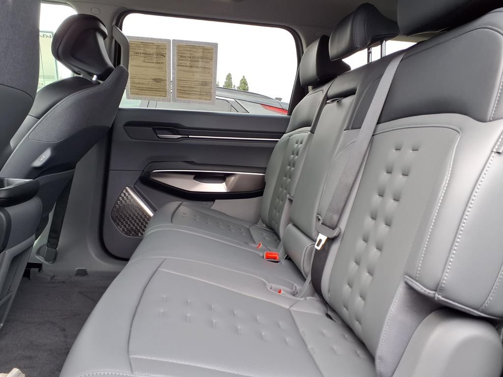 Used 2026 Kia EV9 Wind AWD/4WD image 11