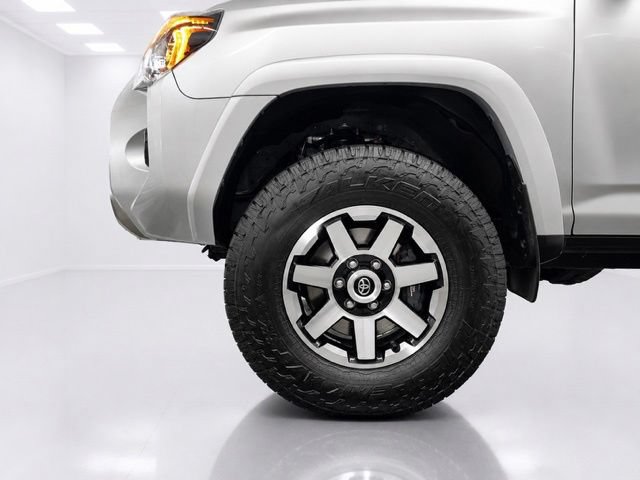 Used 2018 Toyota 4Runner TRD Off-Road Premium AWD/4WD image 5