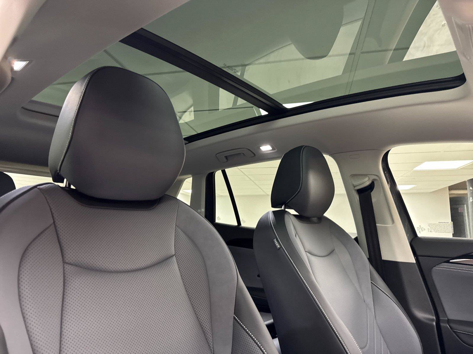 New 2026 Volkswagen Tiguan SE FWD image 16