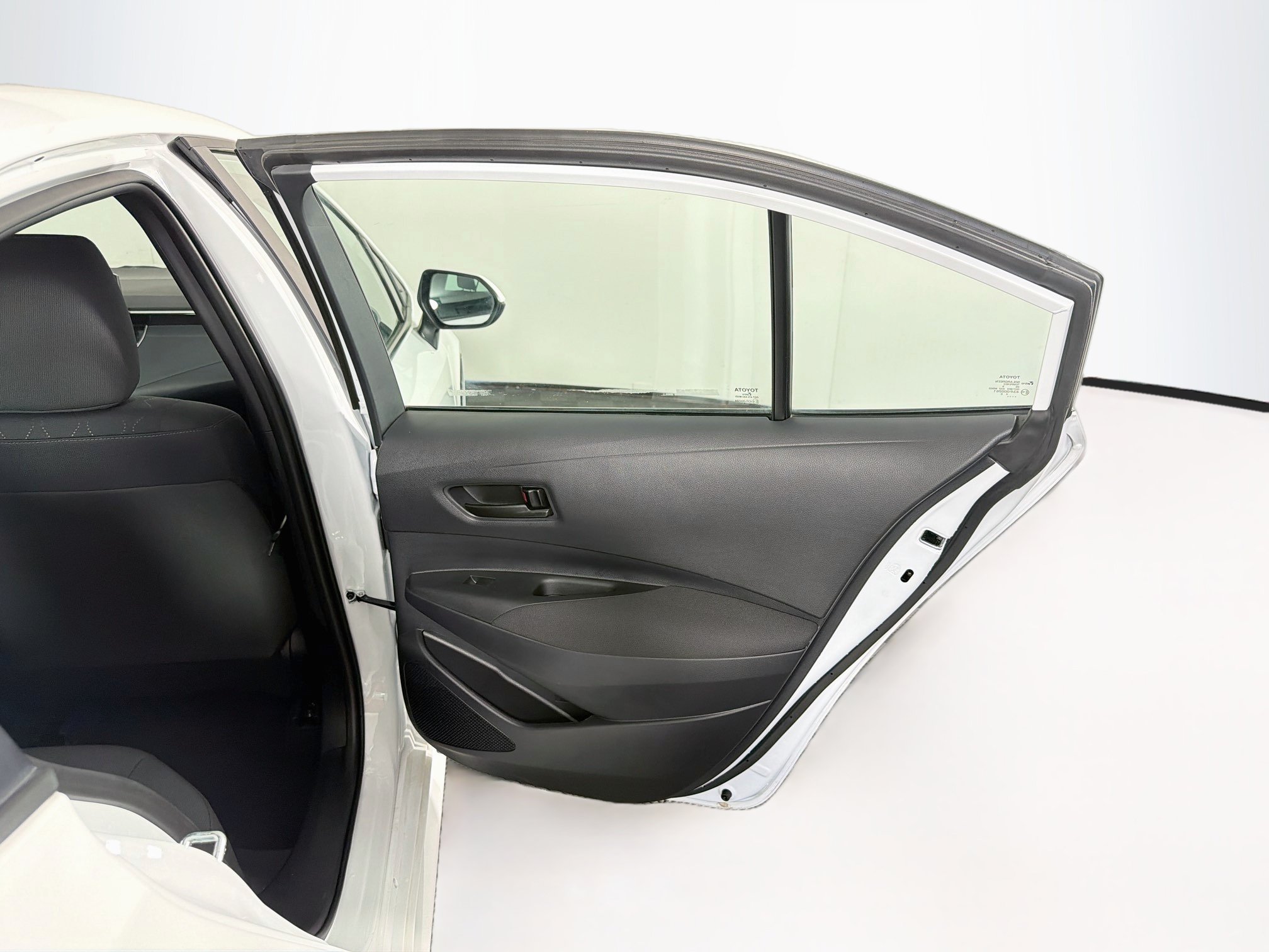 Used 2026 Toyota Corolla LE FWD image 31